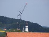 WEA Portenhagen-Luethorst 2014-04-29 - 05 Turmaufbau - Blick von Luethorst, Huehnerberg